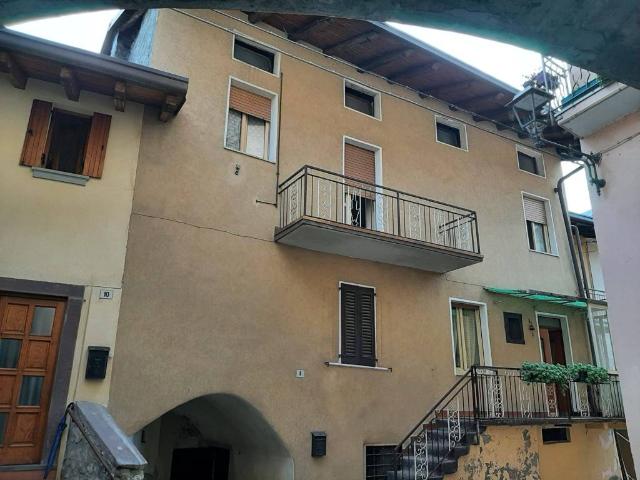 Casa indipendente in vendita a Angolo Terme BS