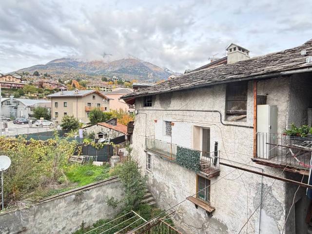 Casa indipendente in vendita a Aosta AO