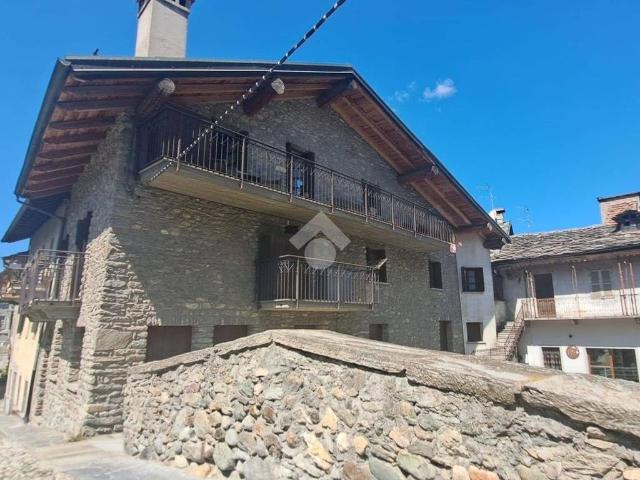 Casa indipendente in vendita a Aosta AO