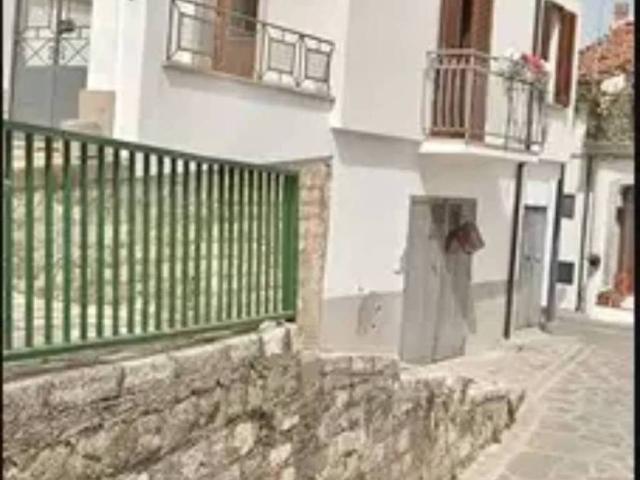 Casa indipendente in vendita a Accettura MT