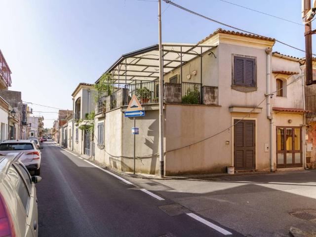 Casa indipendente in vendita a Aci Bonaccorsi CT