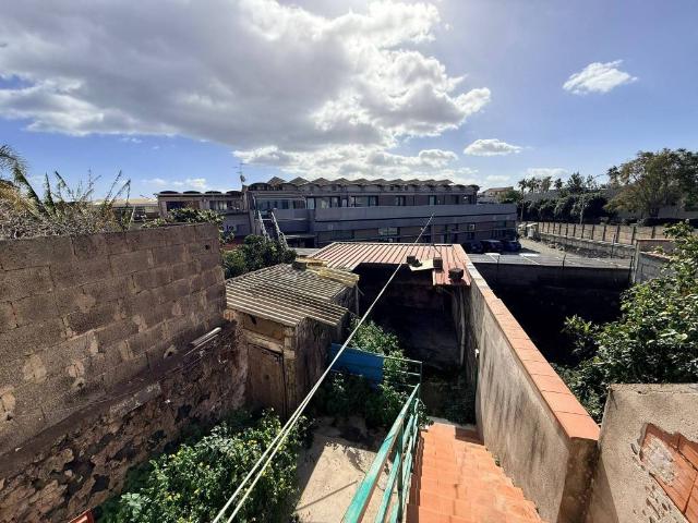 Casa indipendente in vendita a Aci Castello CT
