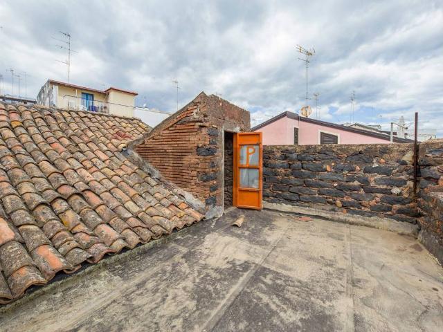 Casa indipendente in vendita a Aci Castello CT