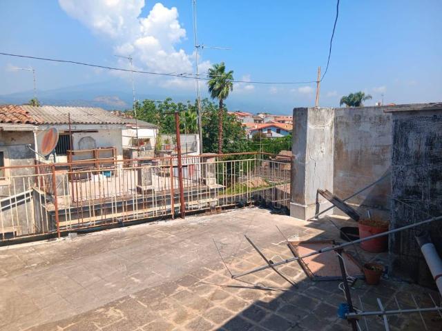 Casa indipendente in vendita a Aci Sant'Antonio CT