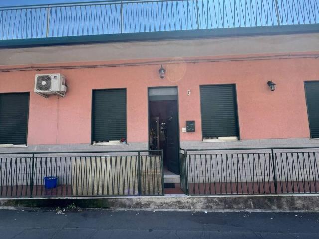 Casa indipendente in vendita a Aci Sant'Antonio CT