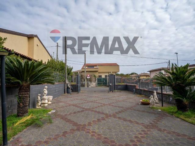 Villa in vendita a Aci Sant'Antonio CT