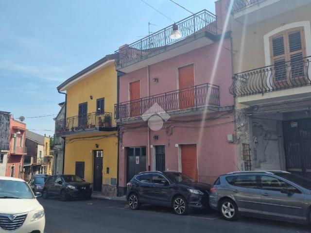 Casa indipendente in vendita a Aci Sant'Antonio CT