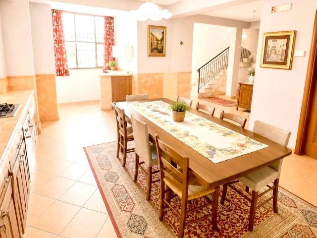 Casa indipendente in vendita a Aci Sant'Antonio CT