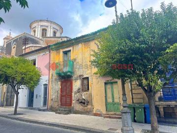 Casa indipendente in vendita a Aci Sant'Antonio CT