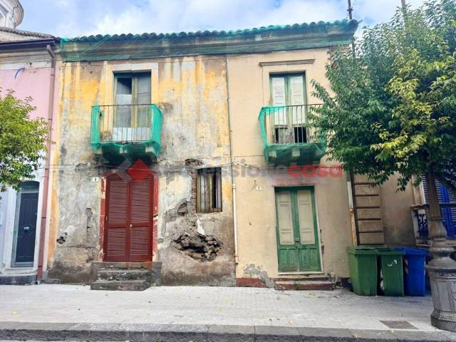 Casa indipendente in vendita a Aci Sant'Antonio CT