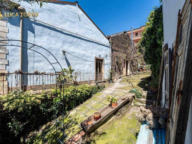 Casa indipendente in vendita a Aci Sant'Antonio CT