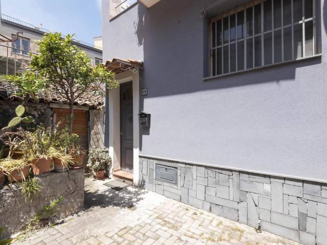 Casa indipendente in vendita a Acireale CT
