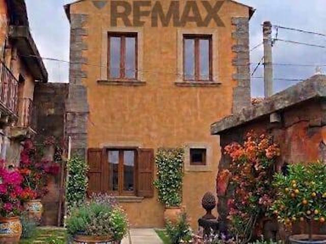 Casa indipendente in vendita a Acireale CT