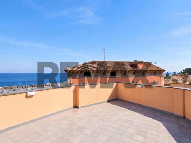 Casa indipendente in vendita a Acireale CT
