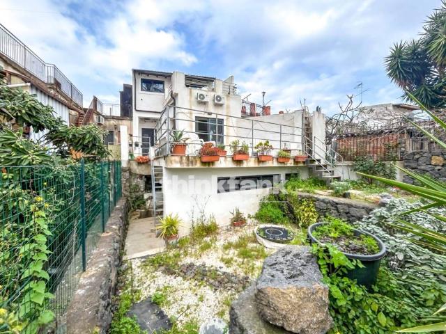 Casa indipendente in vendita a Acireale CT