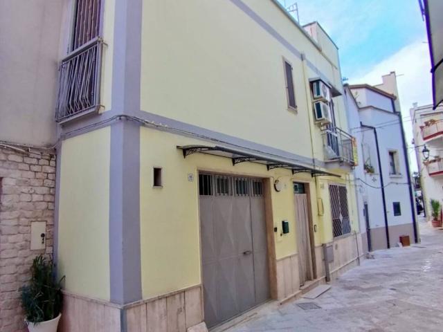 Casa indipendente in vendita a Acquaviva delle Fonti BA