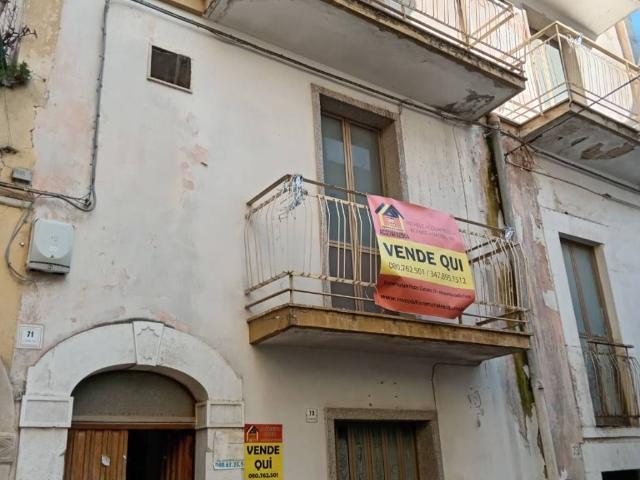 Casa indipendente in vendita a Acquaviva delle Fonti BA