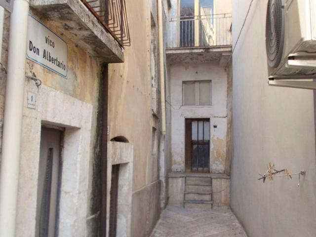 Casa indipendente in vendita a Acquaviva delle Fonti BA