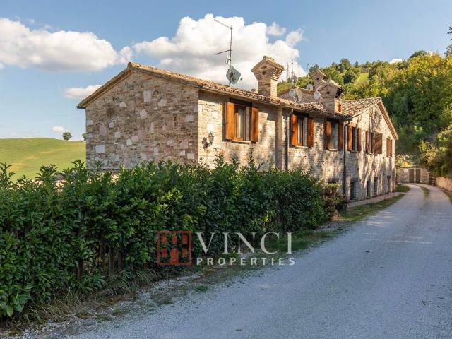 Casa indipendente in vendita a Acqualagna PU
