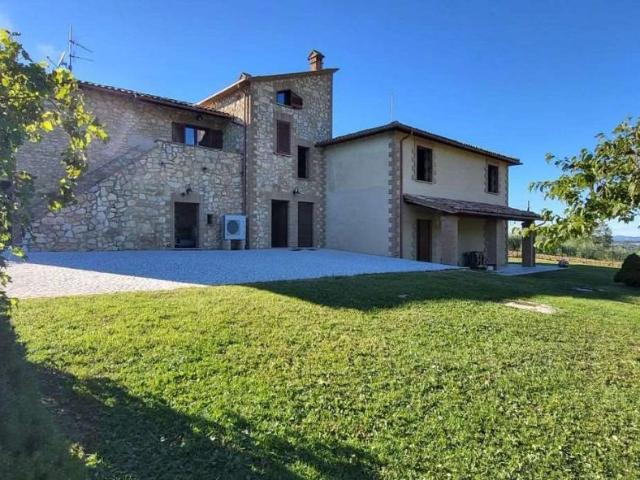 Casa indipendente in vendita a Acquasparta