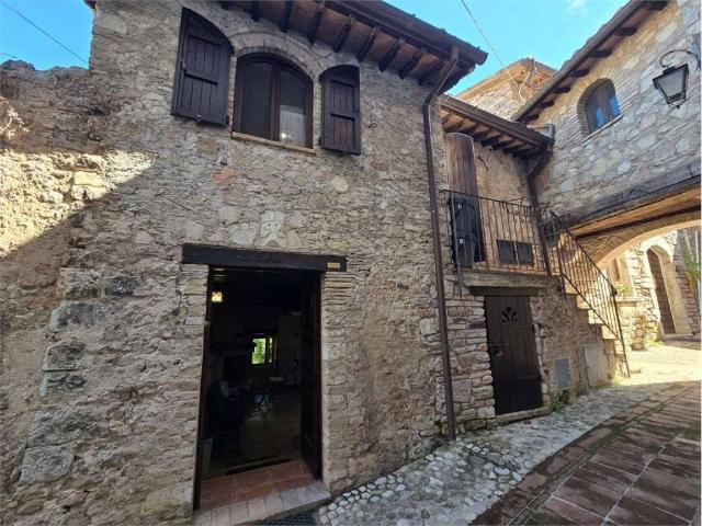 Casa indipendente in vendita a Acquasparta TR