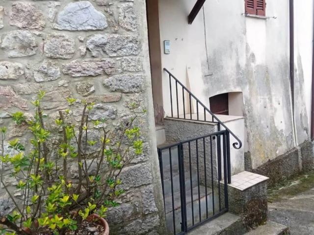Casa indipendente in vendita a Acquasparta TR
