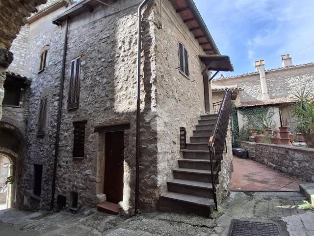 Casa indipendente in vendita a Acquasparta TR