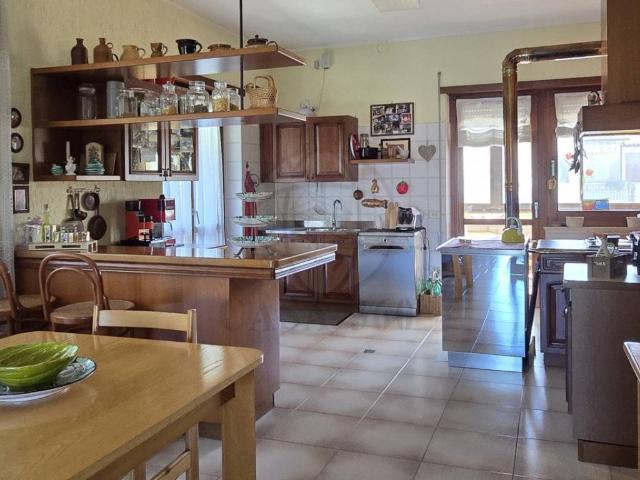 Casa indipendente in vendita a Acquasparta TR