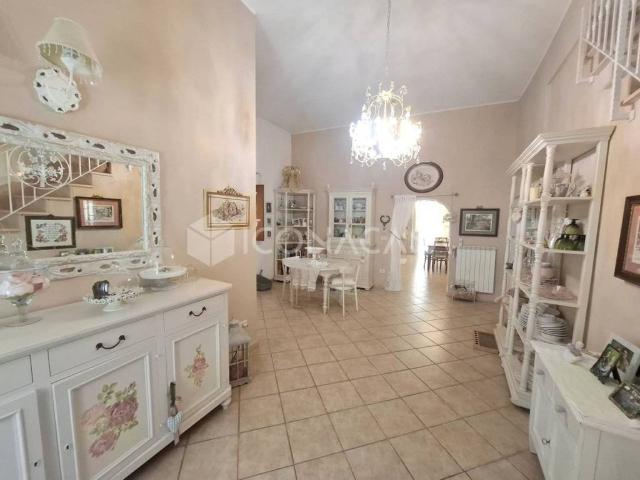 Casa indipendente in vendita a Adelfia BA