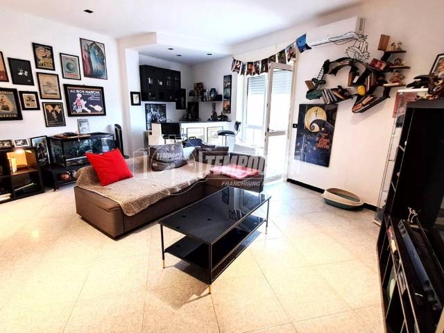 Casa indipendente in vendita a Adelfia BA