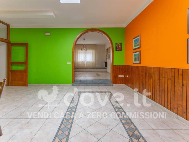 Casa indipendente in vendita a Adelfia BA
