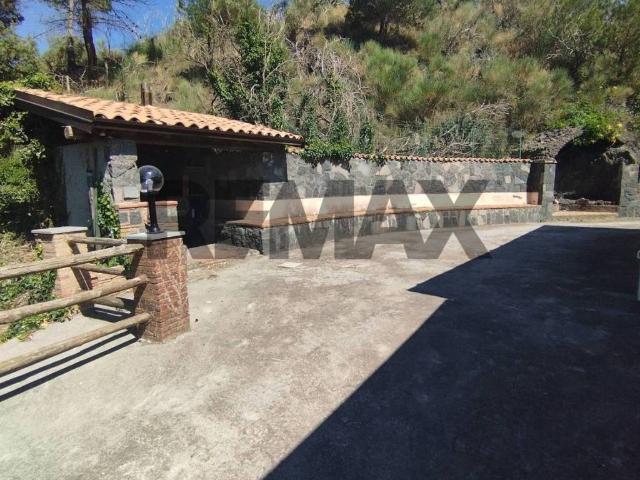 Casa indipendente in vendita a Adrano CT