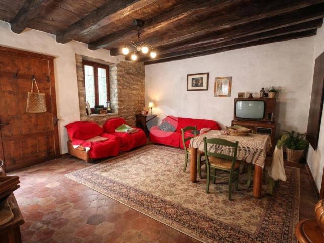 Casa indipendente in vendita a Adrara San Martino BG
