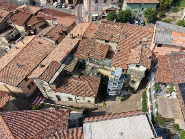 Casa indipendente in vendita a Adrara San Martino BG