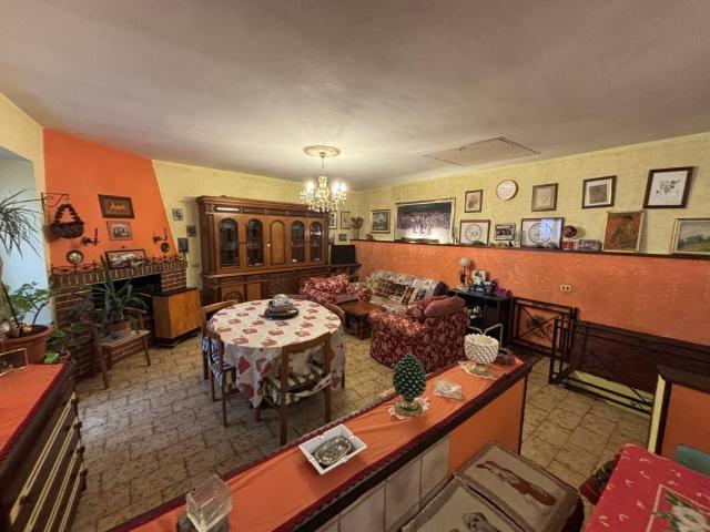 Casa indipendente in vendita a Adrara San Rocco BG