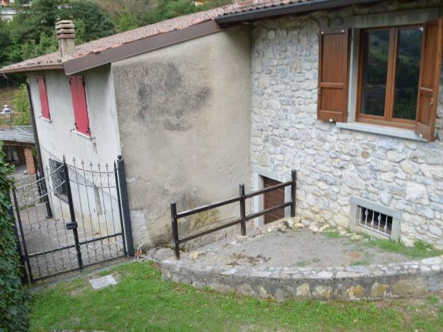 Casa indipendente in vendita a Adrara San Rocco BG