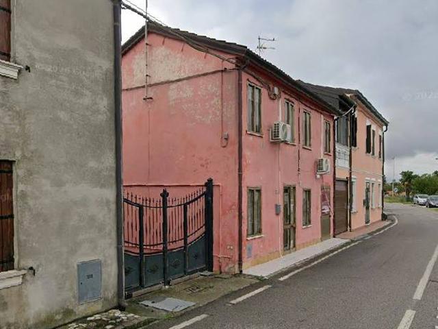 Casa indipendente in vendita a Adria RO