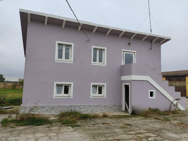 Casa indipendente in vendita a Adria RO