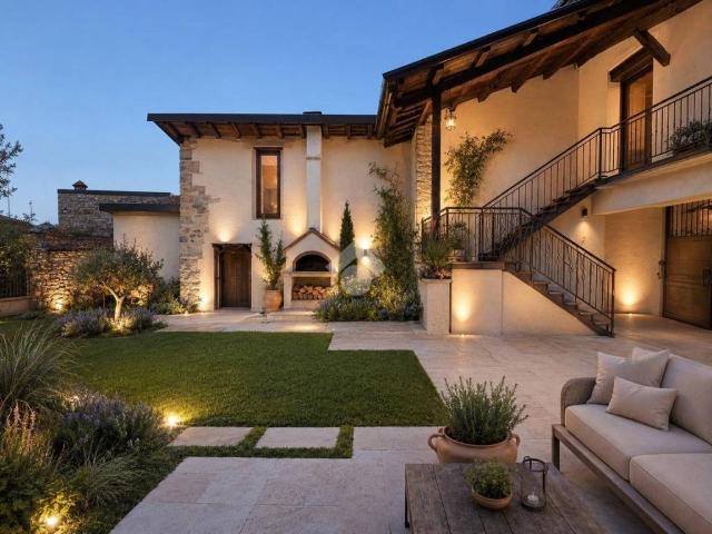 Casa indipendente in vendita a Adro BS