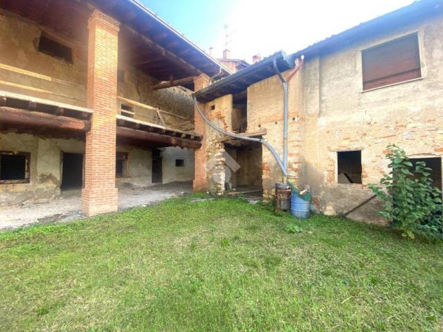 Casa indipendente in vendita a Adro BS