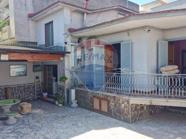 Casa indipendente in vendita a Afragola NA