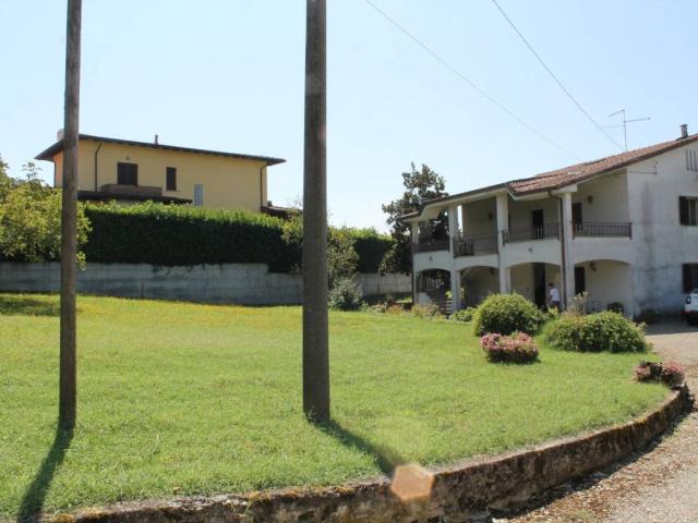 Casa indipendente in vendita a Agazzano PC