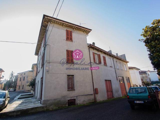 Casa indipendente in vendita a Agazzano PC