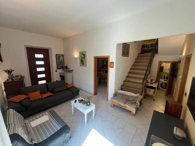 Casa indipendente in vendita a Agliana PT