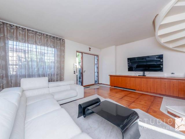 Casa indipendente in vendita a Agliana PT