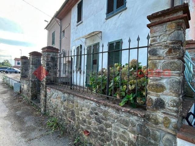Casa indipendente in vendita a Agliana PT