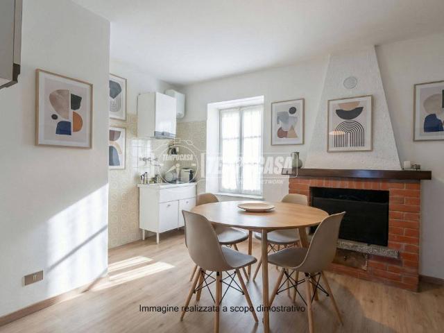 Casa indipendente in vendita a Agra VA