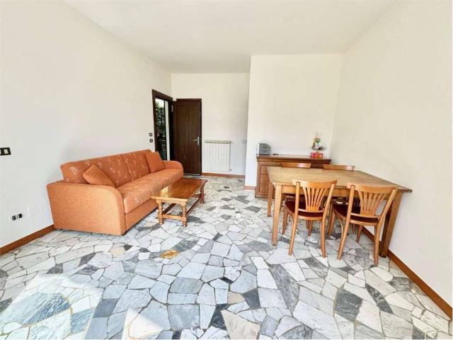 Casa indipendente in vendita a Agra VA