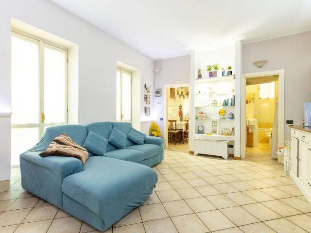 Casa indipendente in vendita a Aicurzio MB