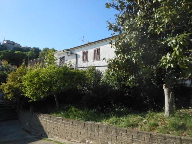 Casa indipendente in vendita a Ailano CE